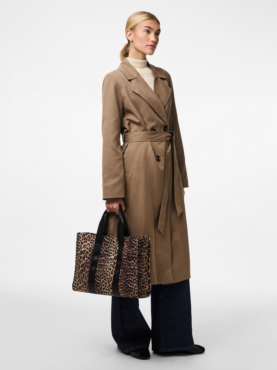 model_shot-front_full